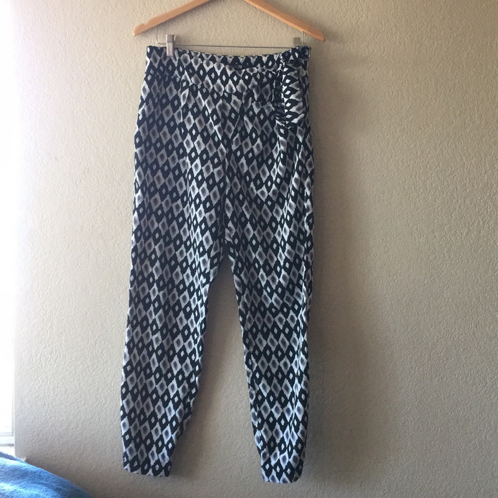 Patterned pants
